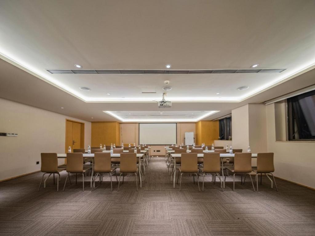 Ji Hotel Chengdu Global Center Bagian luar foto